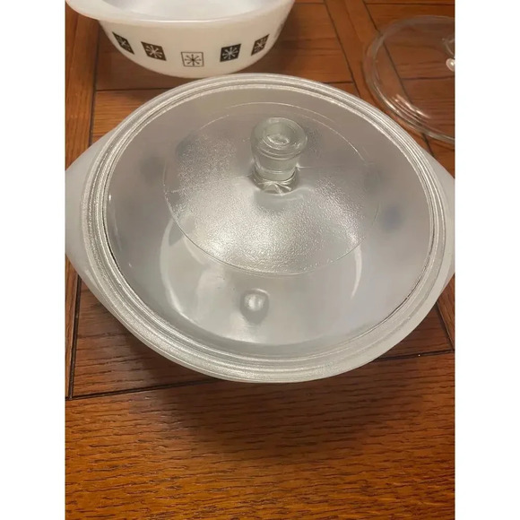 Inland glass 2 quart casserole dish with lid MCM atomic starburst pattern - Picture 2 of 4